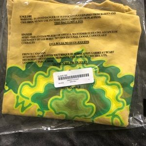 Supreme Cloud Tee (L) NWT Acid Yellow